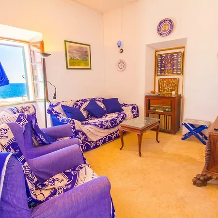 Authentic Fisherman's House On The Seafront Holiday home